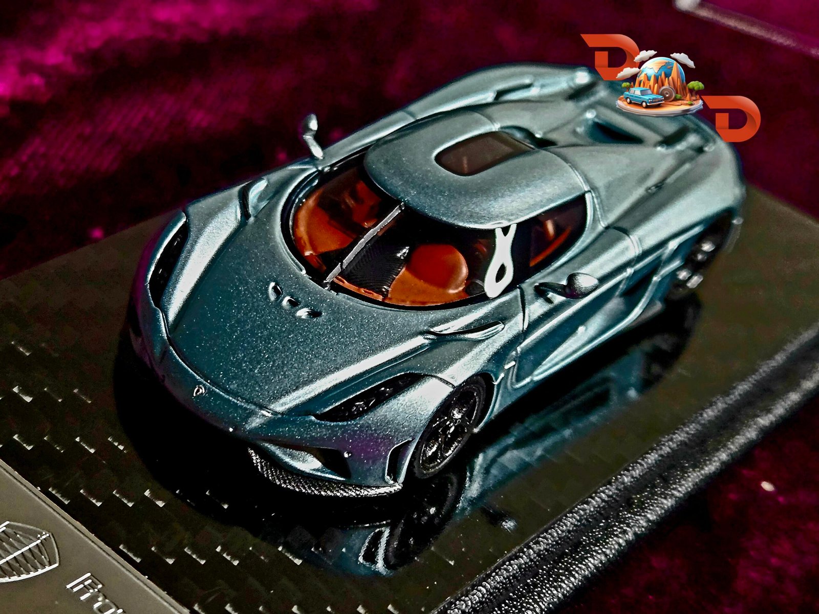Looksmart 1:43 scale model cars