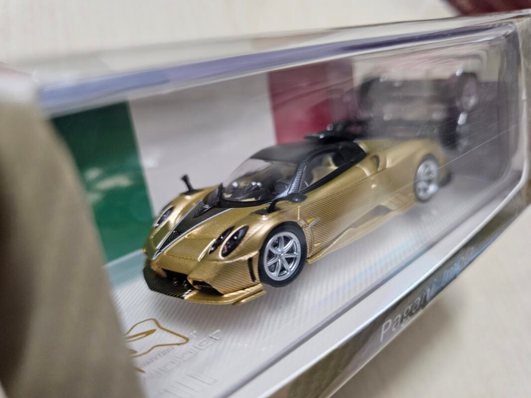 1:64 Scale Diecast Car