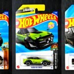 Hot Wheels IMP-CMB14 - Mazda MX-5 Miata, 20 Jeep Gladiator, 67 Chevy C10 (Card bend)