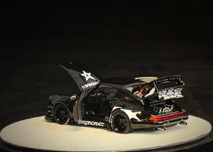PGM 1:64 Porsche RWB930 Baphomet Demon Luxury w/ Turntable - Image 5