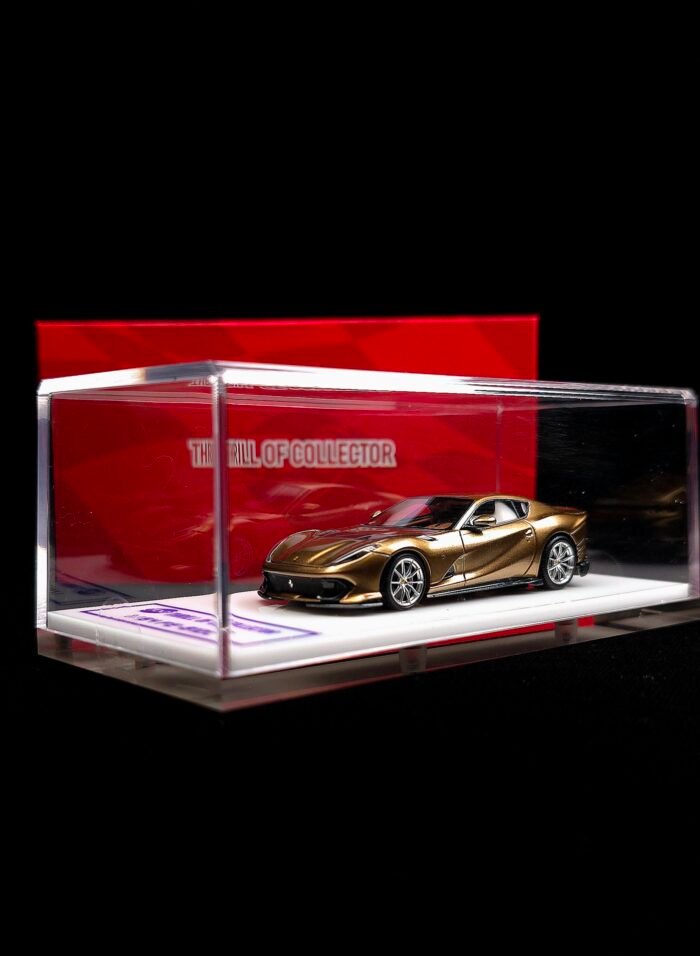 Fuelme X TOC 1:64 Ferrari 812 Competizione Oro Baviera - Image 4