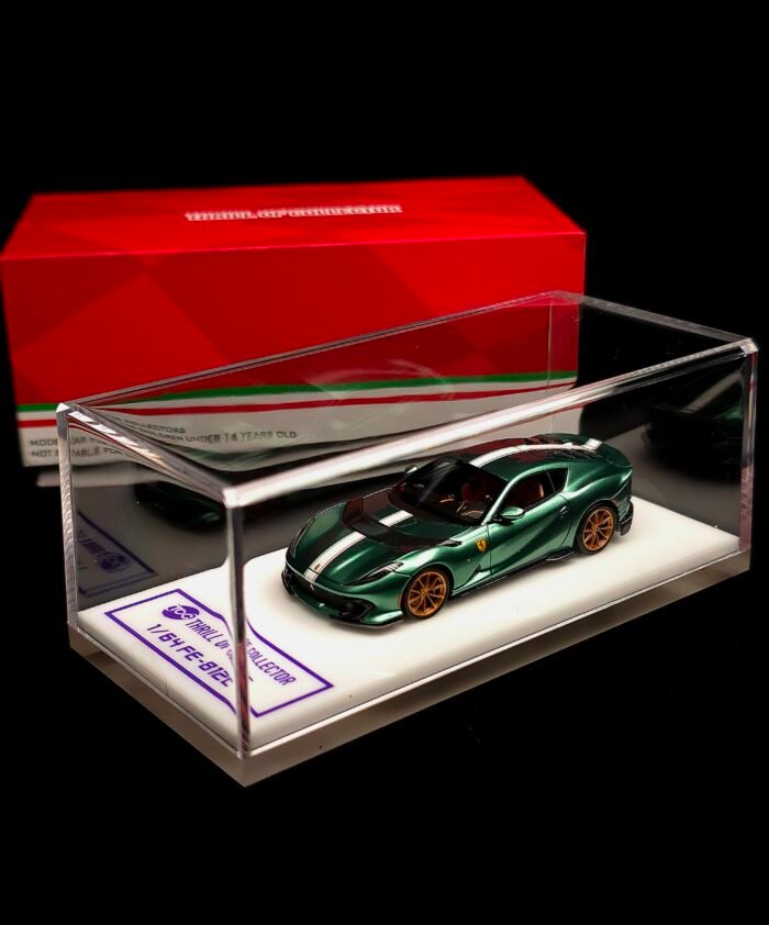 Fuelme X TOC 1:64 Ferrari 812 Competizione Verde Bottigilia - Image 4