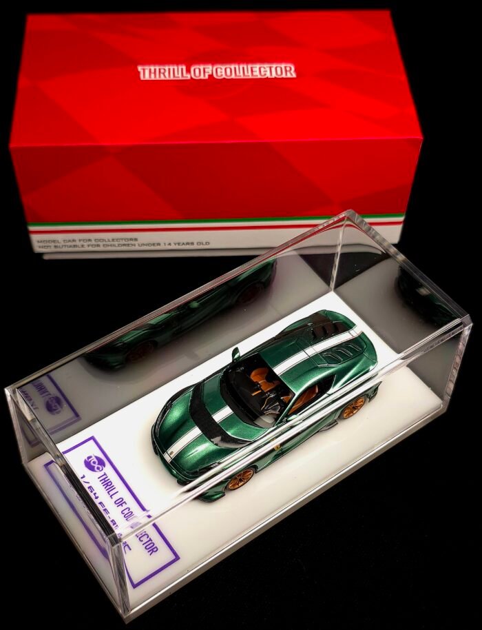 Fuelme X TOC 1:64 Ferrari 812 Competizione Verde Bottigilia - Image 6