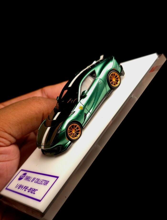 Fuelme X TOC 1:64 Ferrari 812 Competizione Verde Bottigilia - Image 16