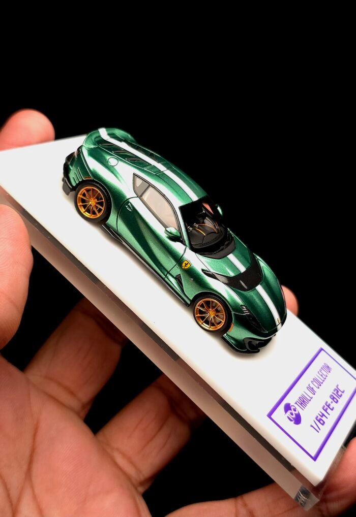 Fuelme X TOC 1:64 Ferrari 812 Competizione Verde Bottigilia - Image 17