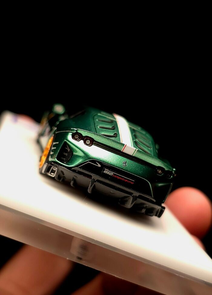 Fuelme X TOC 1:64 Ferrari 812 Competizione Verde Bottigilia - Image 22
