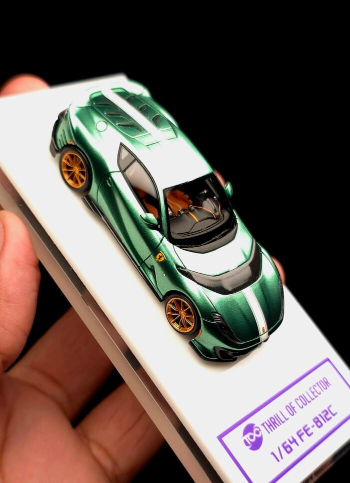 Fuelme X TOC 1:64 Ferrari 812 Competizione Verde Bottigilia - Image 27
