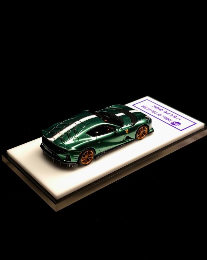 Fuelme X TOC 1:64 Ferrari 812 Competizione Verde Bottigilia - Image 30