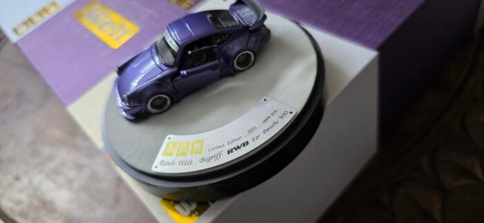 PGM 1/64 RWB 930 Porsche Violet Purple [LEFT SIDE DOOR LOOSE NOT BROKEN]] - Image 4