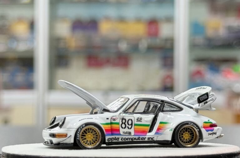 Side view of PGM 1:64 RWB 964 #89 White Apple Livery