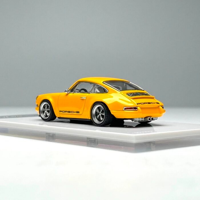 ZINCIT MODEL Porsche 911 Singer DLS Coupe Yellow 1:64 - Image 4