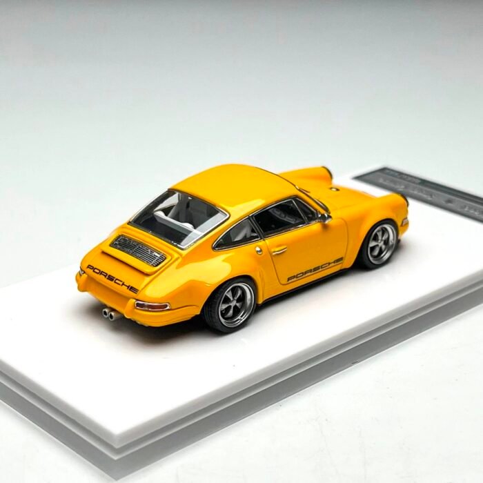 ZINCIT MODEL Porsche 911 Singer DLS Coupe Yellow 1:64 - Image 5