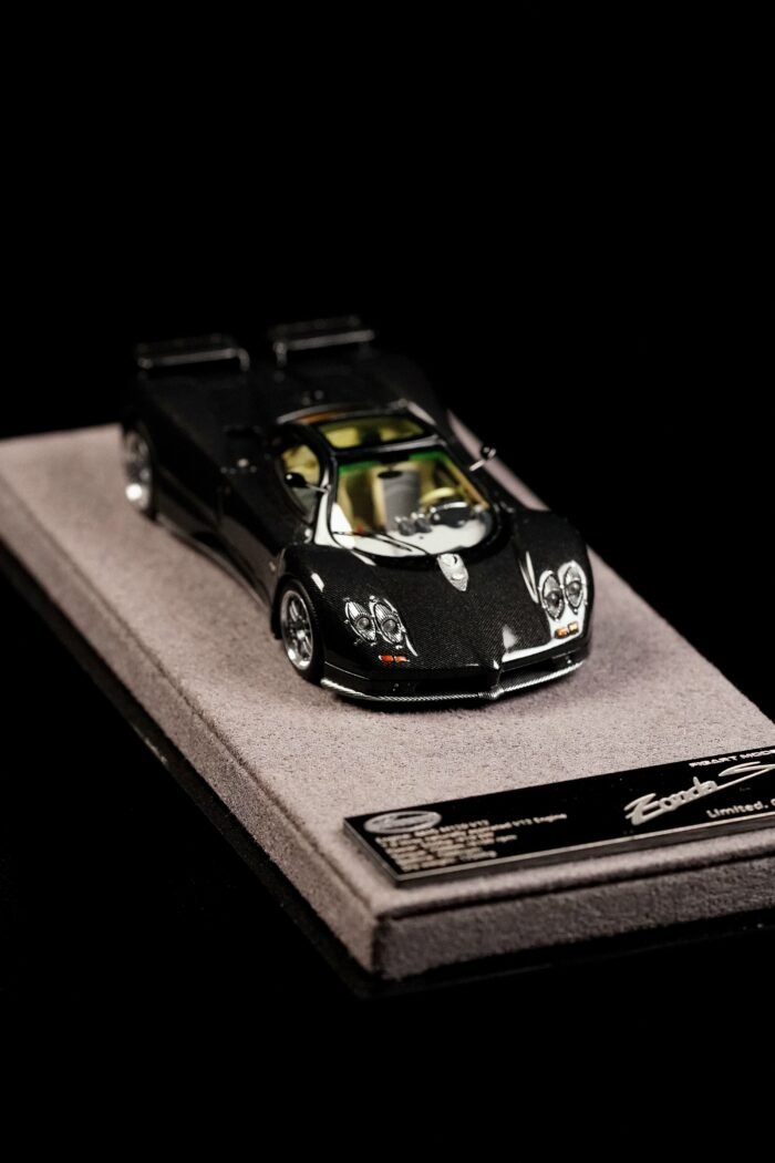Figart Model 1:64 Pagani Zonda C12S 2000 Black Carbon Fiber Resin Model Car - Image 12