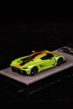 Gryning 1:64 Koenigsegg Jesko Absolut Green/Sweet Mandarin Limited 299 PCS Resin Model Car - Image 8