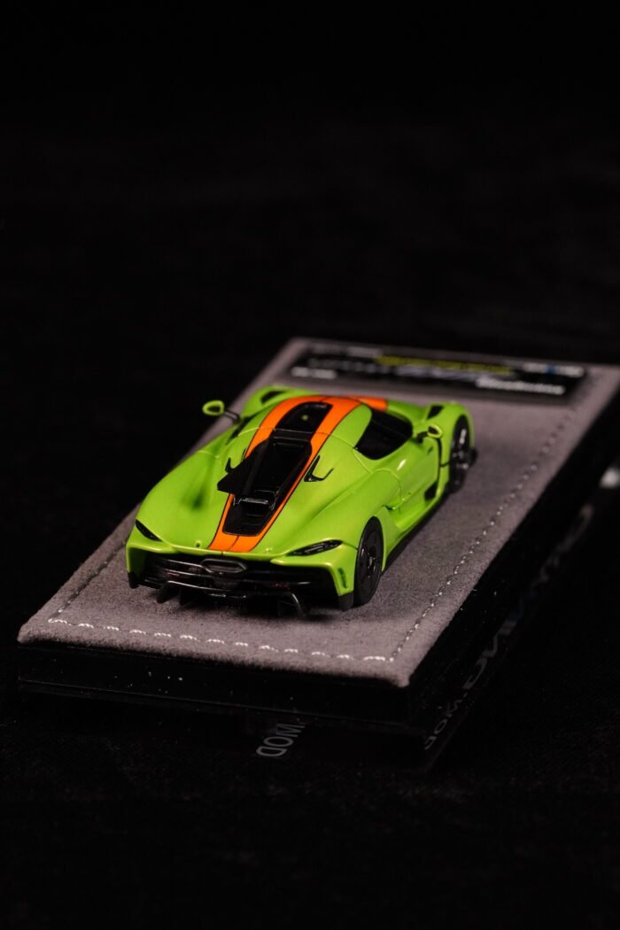 Gryning 1:64 Koenigsegg Jesko Absolut Green/Sweet Mandarin Limited 299 PCS Resin Model Car - Image 7