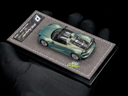 BCP Model 1/64 Porsche 918 Spyder Urban Bamboo