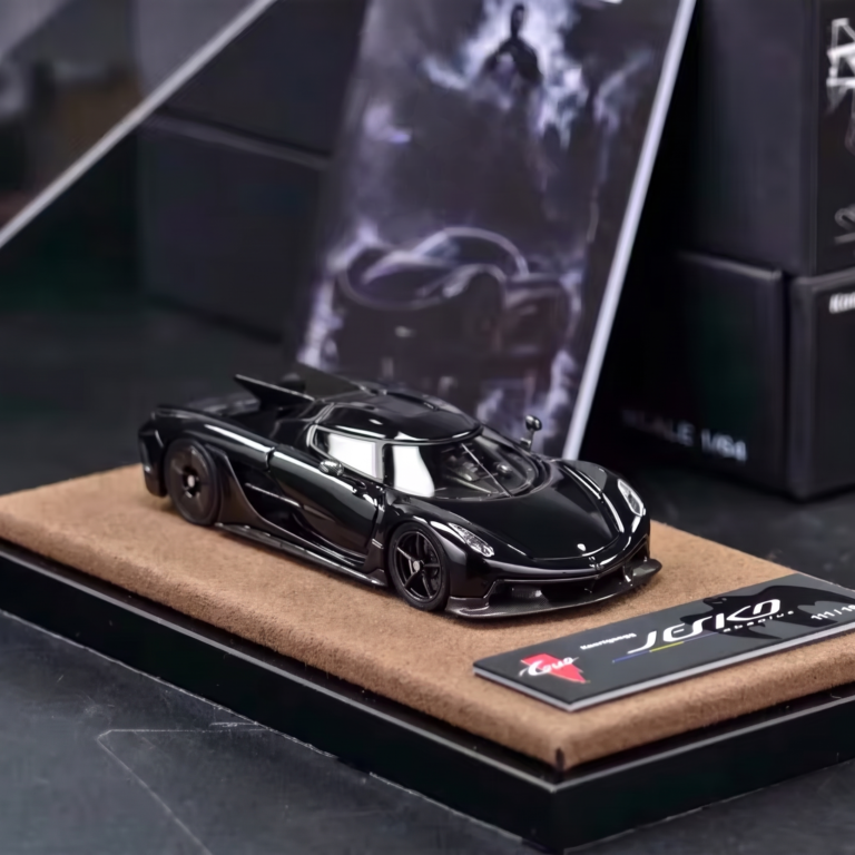GUO 1:64 Koenigsegg Jesko Absolut Jet Black Hero Shot