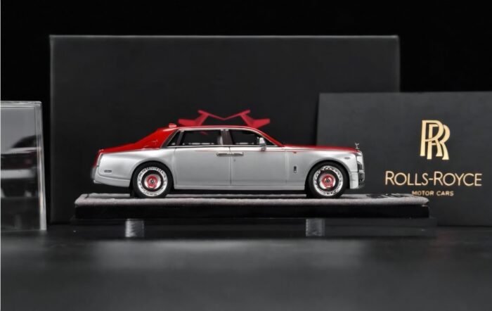 Henson & Heaven 1:64 Rolls Royce Phantom Extended Wheelbase Series II Silver/Magma Red Side