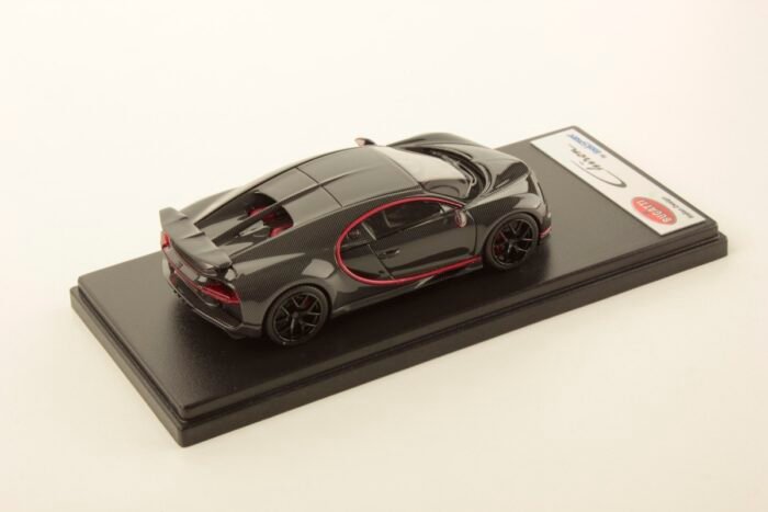 Looksmart Bugatti Chiron Sport With Open Wing Gray Carbon Italian Red Frame 1:43 - Image 2