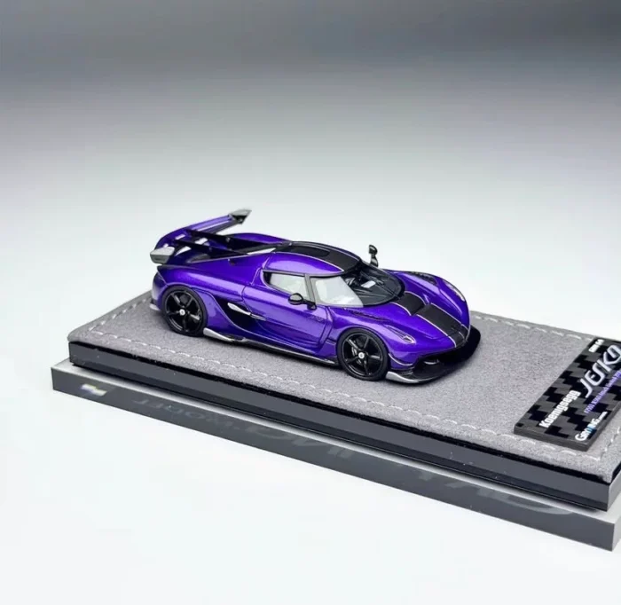 Gryning  1:64 Koenigsegg Jesko Attack in Pearl Purple/Carbon Fiber Resin Model Car - Image 2