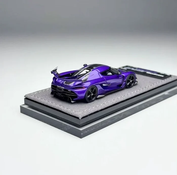 Gryning  1:64 Koenigsegg Jesko Attack in Pearl Purple/Carbon Fiber Resin Model Car - Image 4