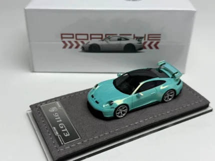 Ultimate Player 1:64 Porsche 911 GT3 Bamboo Green Resin Model Car